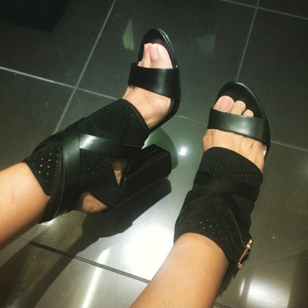 Guess black strappy heels